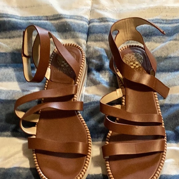 Vince Camuto sandals - Picture 2 of 5